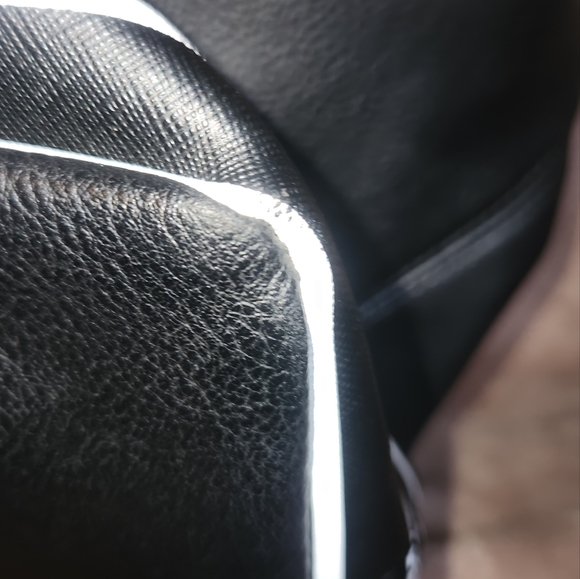 Kenneth Cole Reaction Large Black & White Bag - Picture 11 of 11